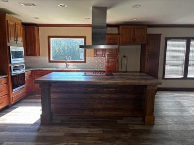 Photo 5 of 10 of home located at 12547 E Skelly Dr Tulsa, OK 74128