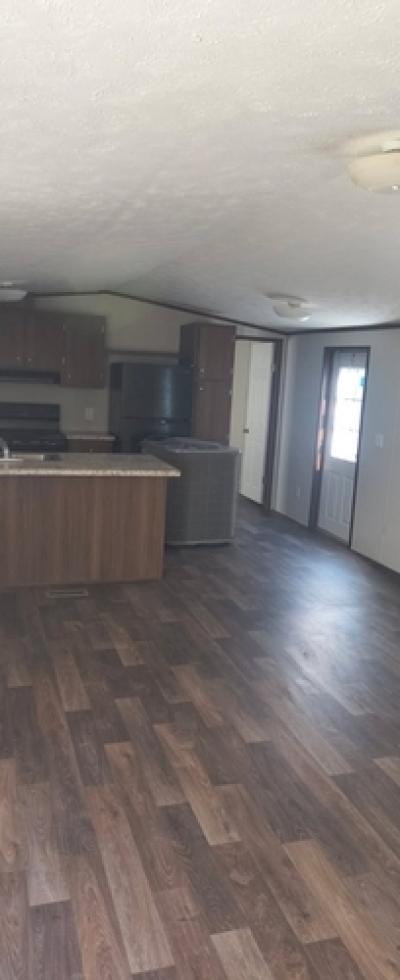 Photo 3 of 12 of home located at 25898 I-30 Frontage Rd Bryant, AR 72022