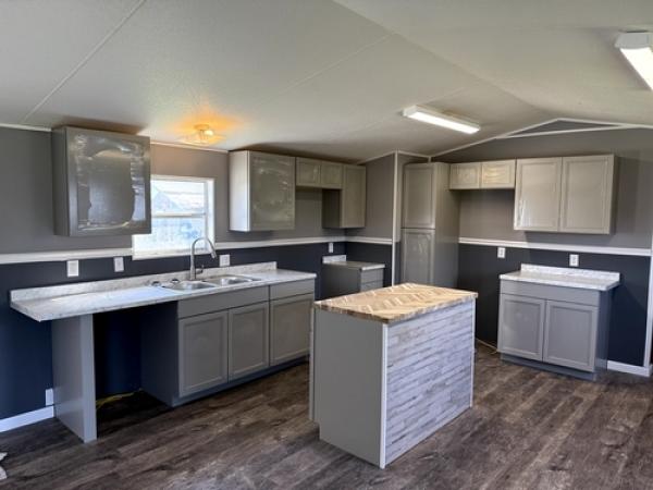 2011 31QTR1676 Mobile Home For Sale