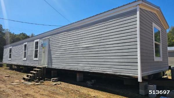 Photo 1 of 2 of home located at Columbus Mobile Home Broker I Po Box 9647 Columbus, MS 39705