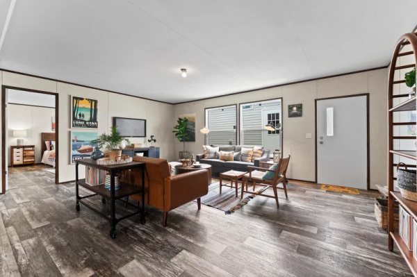 2025 Champion CHPR-3252H32P03 Mobile Home