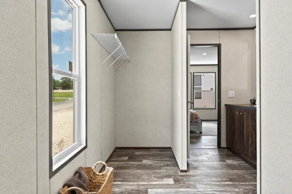 2025 Champion CHPR-3252H32P03 Mobile Home