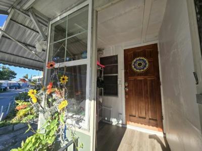 Photo 3 of 9 of home located at 3301 58th Avenue North, #413 Saint Petersburg, FL 33714