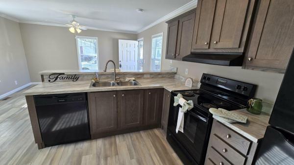 2022 Clayton Homes Inc Community Series Mobile Home