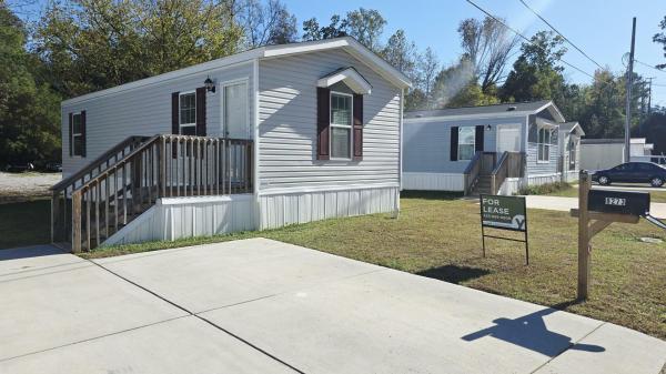 2022 Clayton Homes Inc Community Series Mobile Home