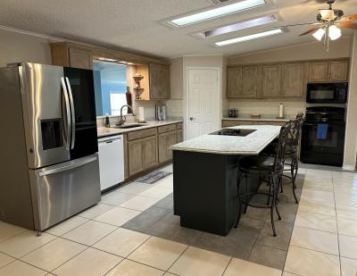 Photo 4 of 32 of home located at 1015 West Lakeview Drive Sebastian, FL 32958