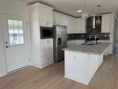 Photo 5 of 20 of home located at 7515 Queens Way Ellenton, FL 34222