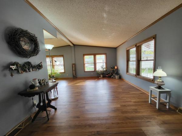 1992 Parkwood N/A Mobile Home