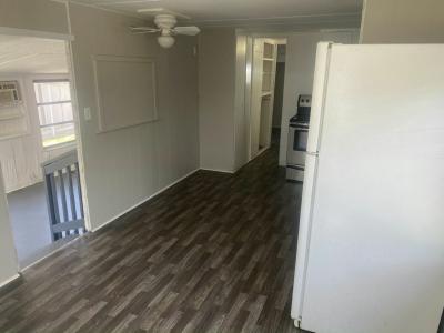 Photo 5 of 8 of home located at 4 Circle Dr Mount Dora, FL 32757