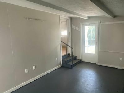 Photo 2 of 7 of home located at 6 Circle Dr Mount Dora, FL 32757