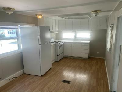 Photo 4 of 7 of home located at 6 Circle Dr Mount Dora, FL 32757