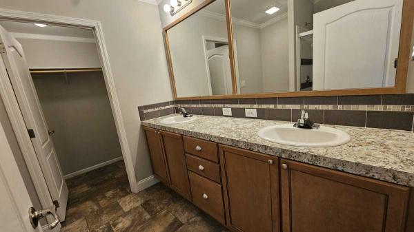 2015  Mobile Home For Sale