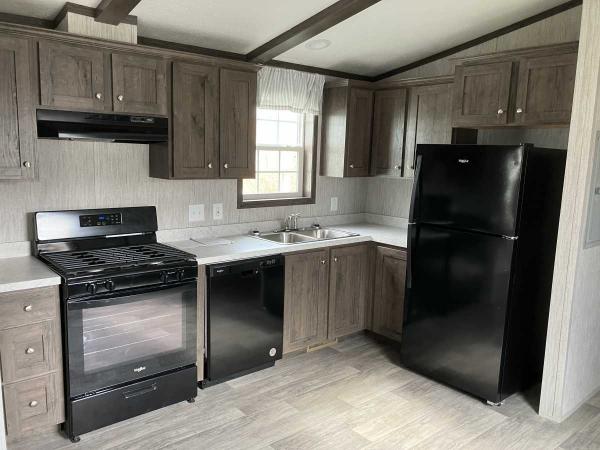 2025 Colony Beacon Prestige- 550BP99999S Manufactured Home