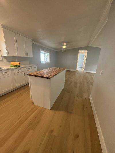 Photo 5 of 17 of home located at 1097 North State Street # 10 Hemet, CA 92543