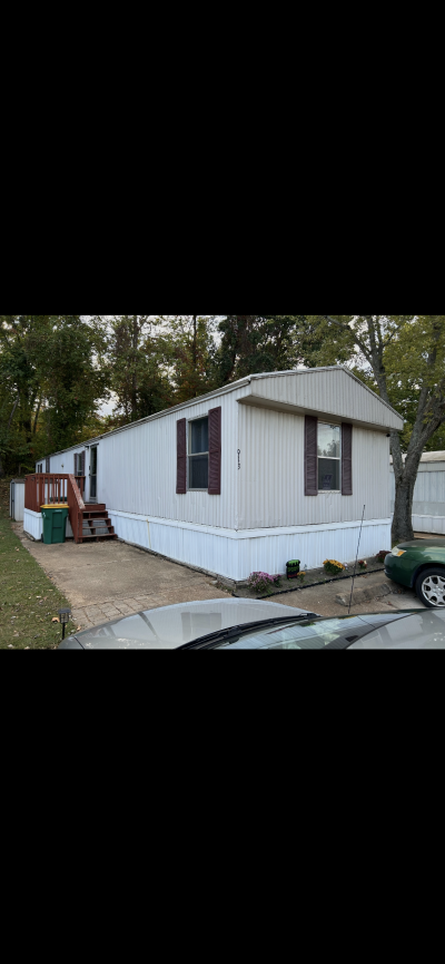 Photo 3 of 5 of home located at 913 Peggy Dr Pevely, MO 63070