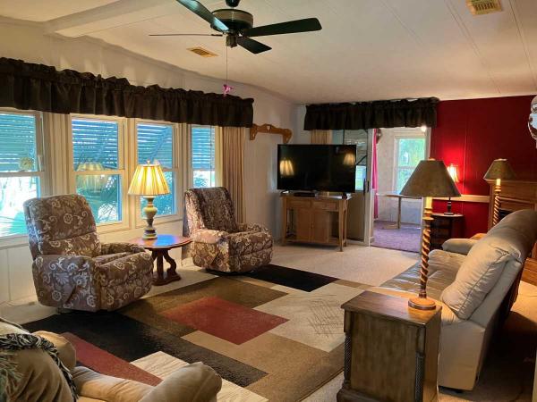 1985 Manufactured Home