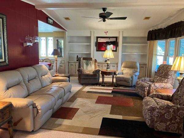 1985 Manufactured Home