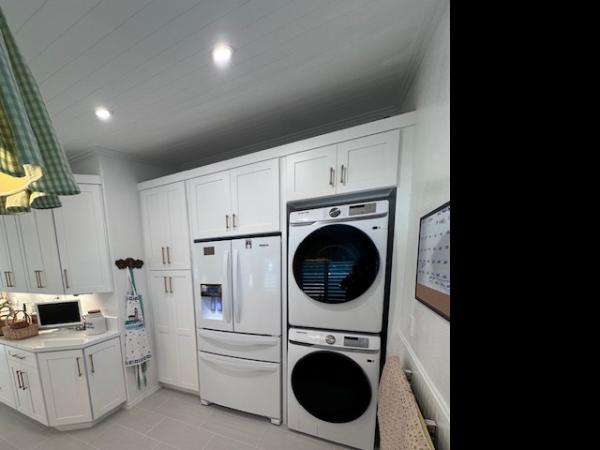 1998 Skyline Oak LTD 9700-CT Manufactured Home