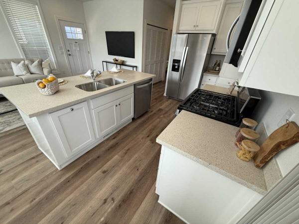 2025 AMBER COVE 67 S4699 23 Manufactured Home