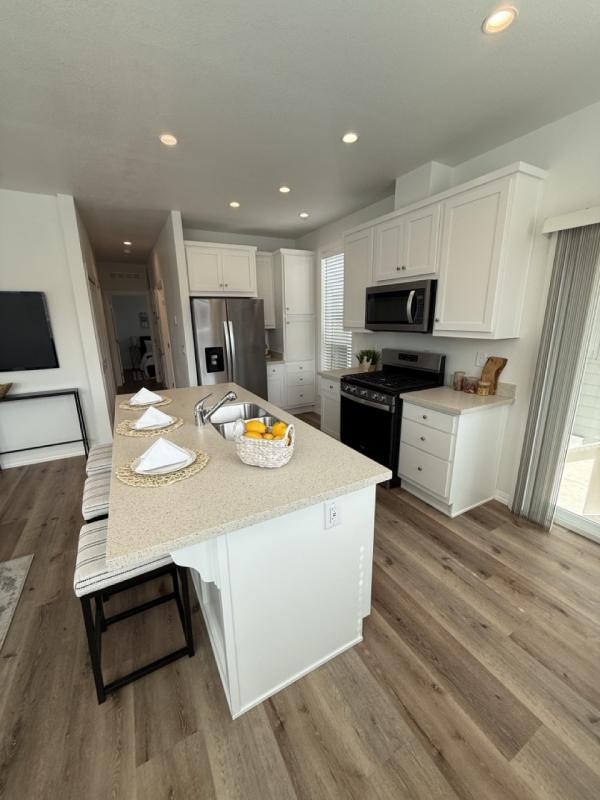 2025 AMBER COVE 67 S4699 23 Manufactured Home