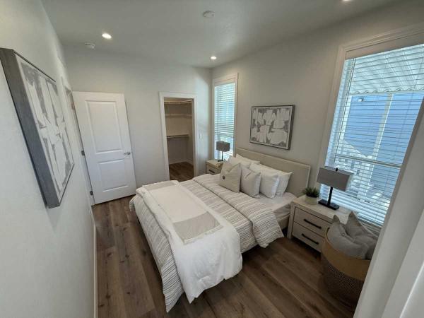 2025 AMBER COVE 67 S4699 23 Manufactured Home