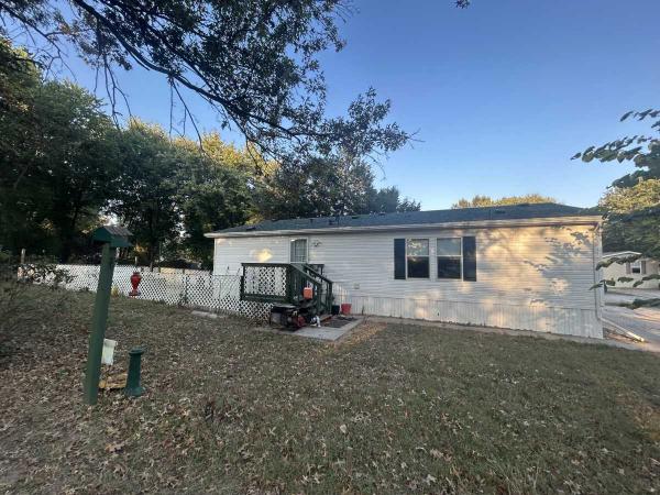 2006 Holly Park Mobile Home