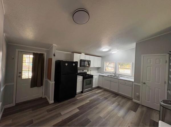 2006 Holly Park Mobile Home