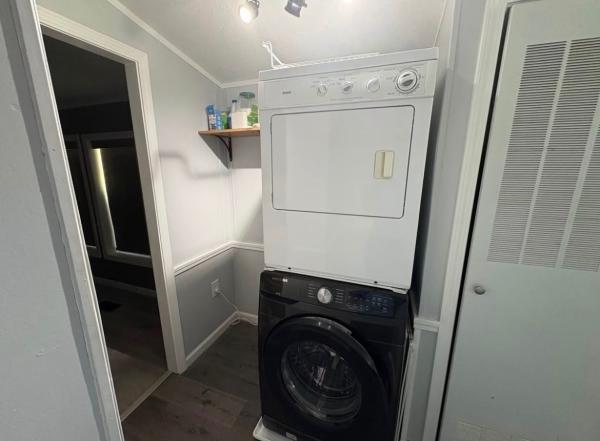 2006 Holly Park Mobile Home