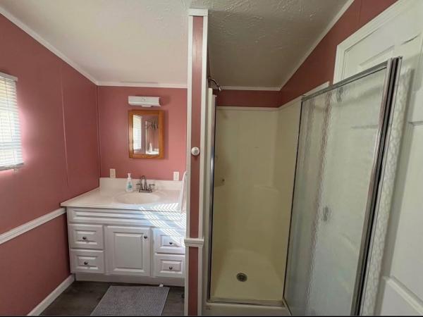 2006 Holly Park Mobile Home