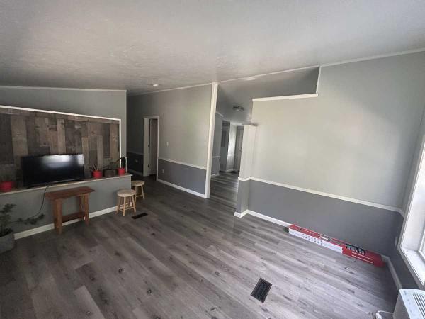 2006 Holly Park Mobile Home