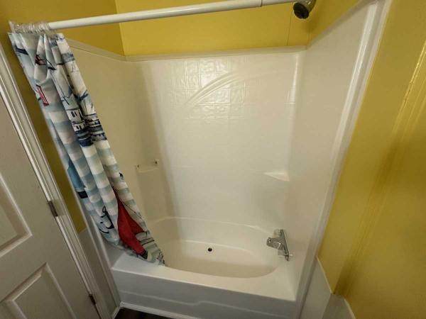 2006 Holly Park Mobile Home