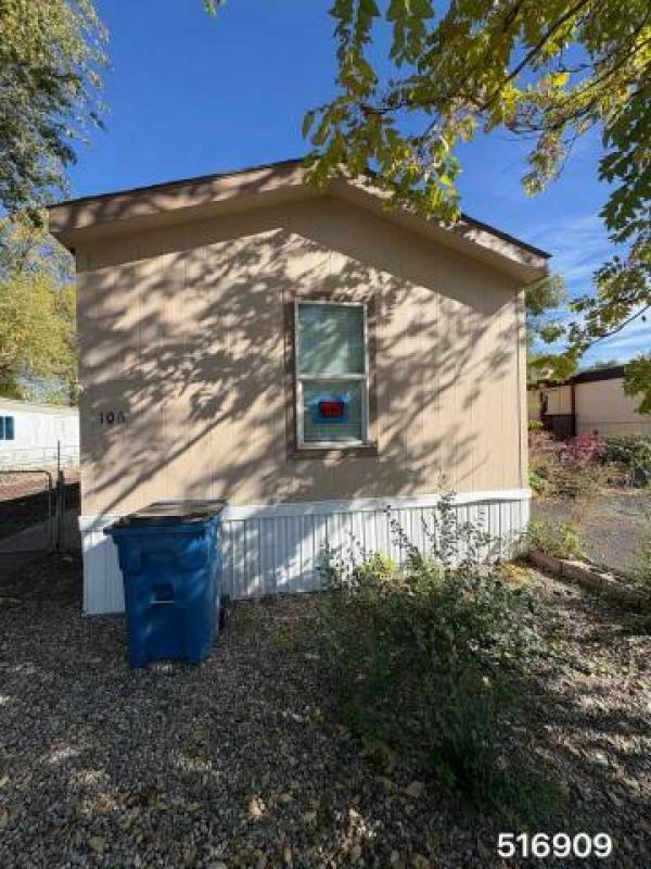 Photo 1 of 2 of home located at Paradise Valley Mobile Home Park 585 25 1/2 Rd Trlr 106 Grand Junction, CO 81505