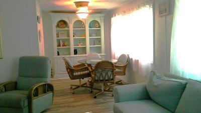 Photo 4 of 8 of home located at 18 Date Ave Lot #163 Bradenton, FL 34207