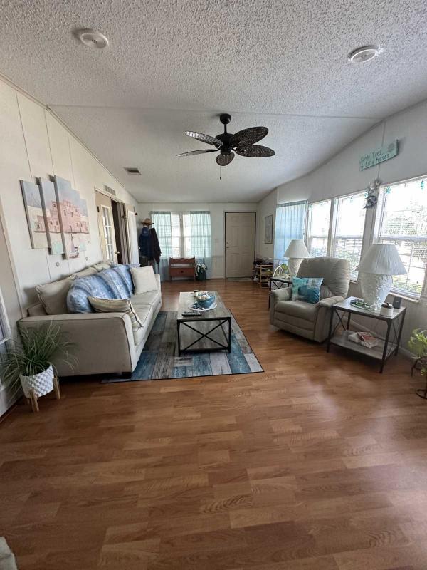 1992 Manufactured Home