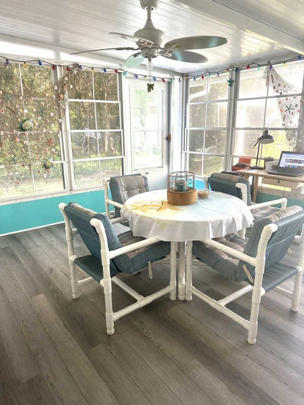 1992 Manufactured Home