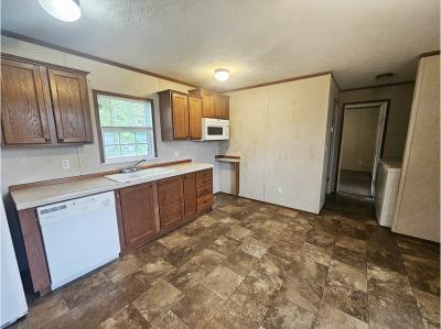 Photo 2 of 6 of home located at 916 Moss Avenue Union City, IN 47390