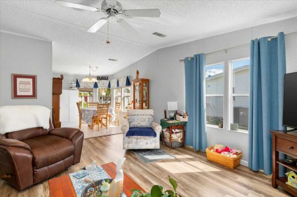 1993 Manufactured Home