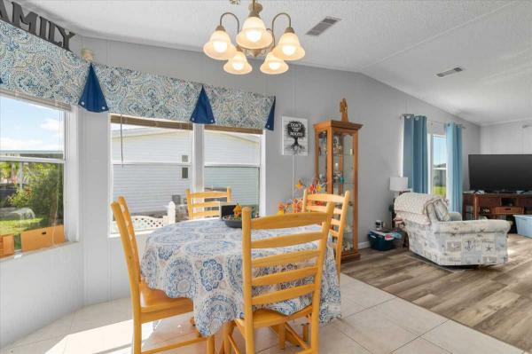 1993 Manufactured Home