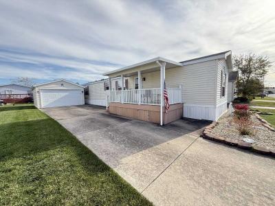 Photo 2 of 13 of home located at 8 Eagle Ln Beecher, IL 60401