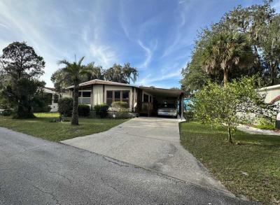 Photo 2 of 44 of home located at 25245 NE 137th Lane Salt Springs, FL 32134