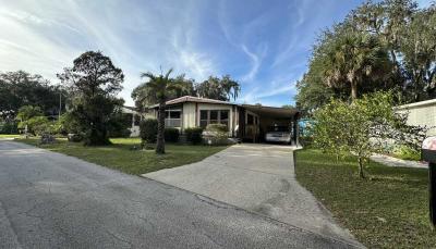Photo 3 of 44 of home located at 25245 NE 137th Lane Salt Springs, FL 32134