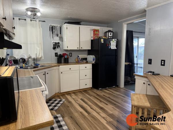 1983 PALM Mobile Home For Sale