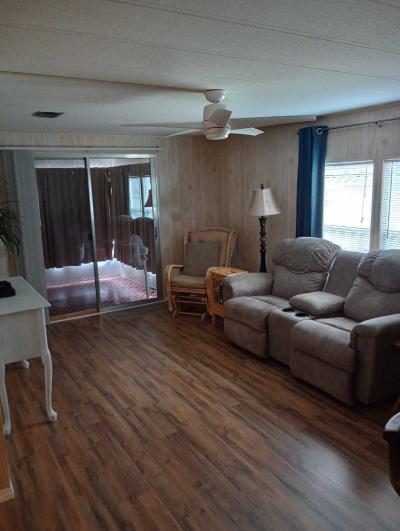 Photo 2 of 28 of home located at 7097 Easy St Ocala, FL 34472