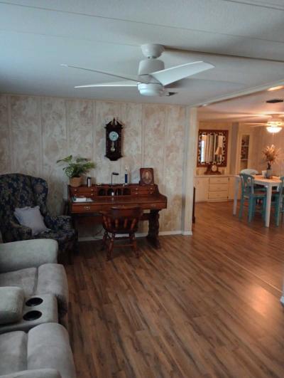 Photo 3 of 28 of home located at 7097 Easy St Ocala, FL 34472