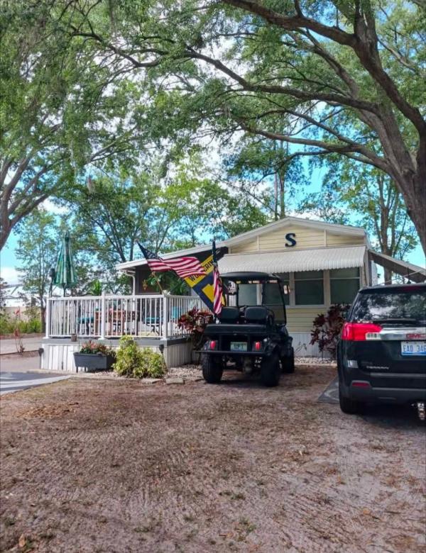 Photo 1 of 2 of home located at 4630 Mcintosh Road, Lot J14 Dover, FL 33527