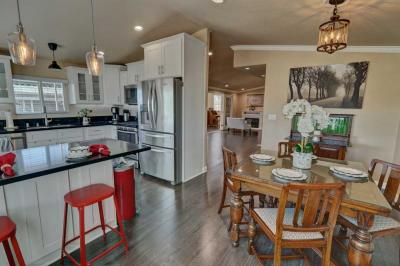 Photo 4 of 7 of home located at 10681 Oak Street, Space 29 Los Alamitos, CA 90720