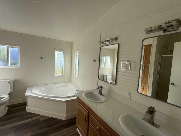 1999 Skyline MobileHomes Mobile Home For Sale