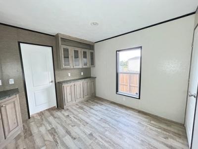 Photo 3 of 9 of home located at 259 Oak Shores Dr Manvel, TX 77578