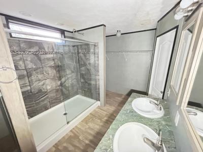 Photo 5 of 9 of home located at 259 Oak Shores Dr Manvel, TX 77578