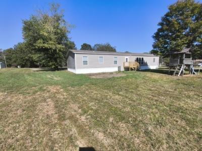 Photo 2 of 11 of home located at 168 Johnston Subdivision Benton, KY 42025